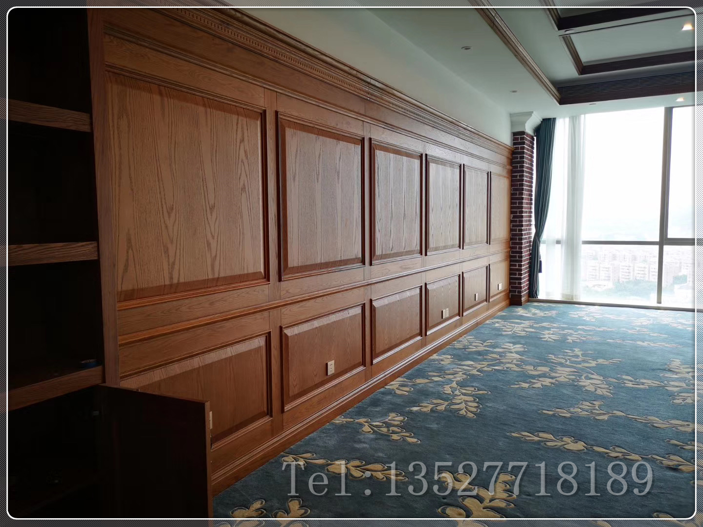 Red Oak Fitted Wardrobe Closet and Wainscot Board for Club
